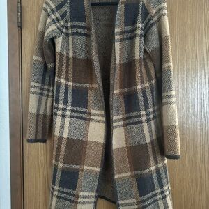 Cozy Plaid Open-Front Cardigan in Brown and Cream